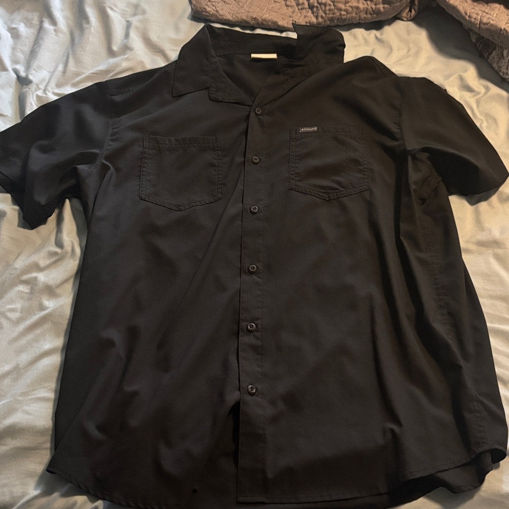 Columbia Men's Black Casual Button Down Shirt
